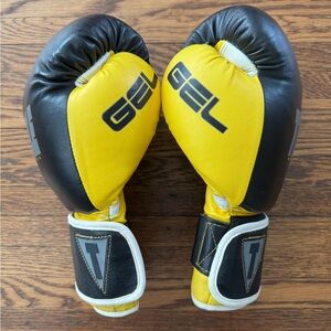 TITLE Boxing Gel World Bag Boxing
Gloves GEL Yellow & Black Boxing Gloves